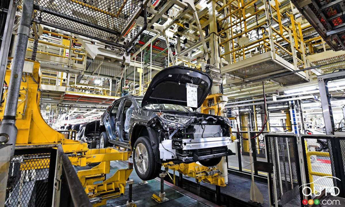 Toyota, Volkswagen Push Back Restart of North American Production